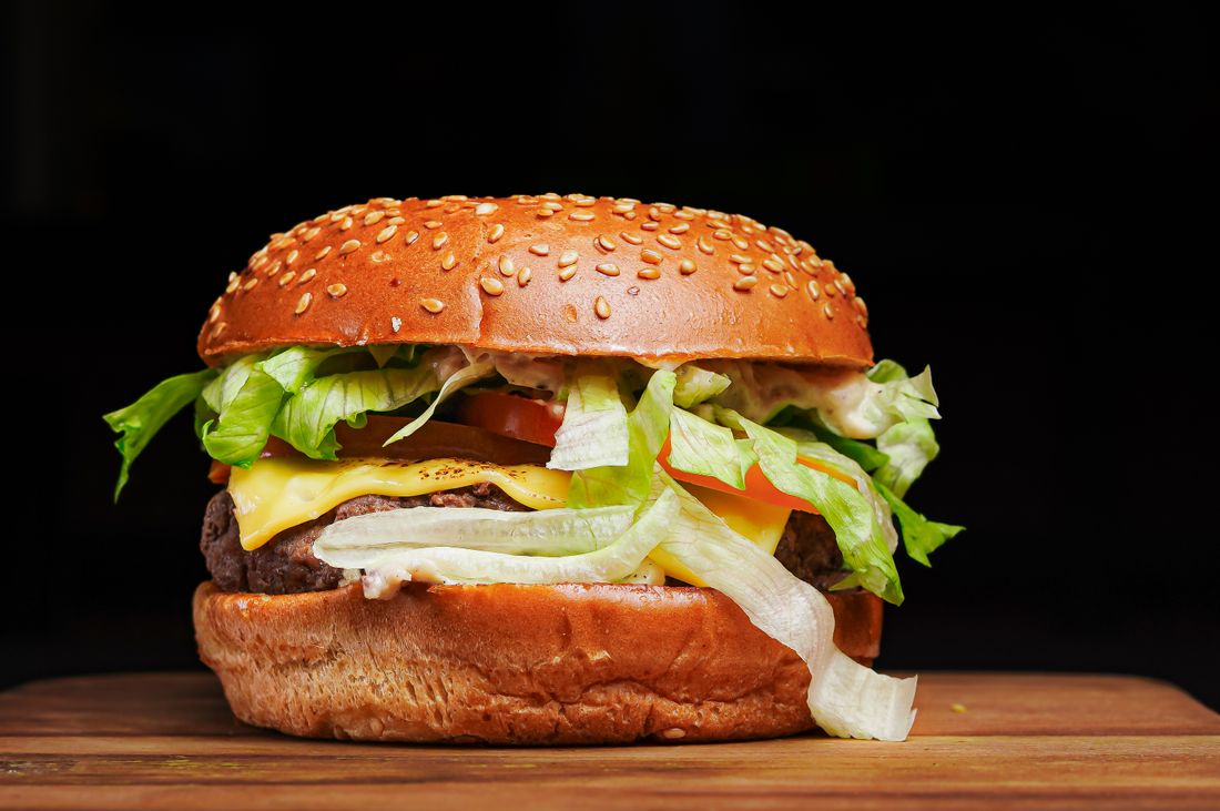 Cheeseburger with fresh ingredients