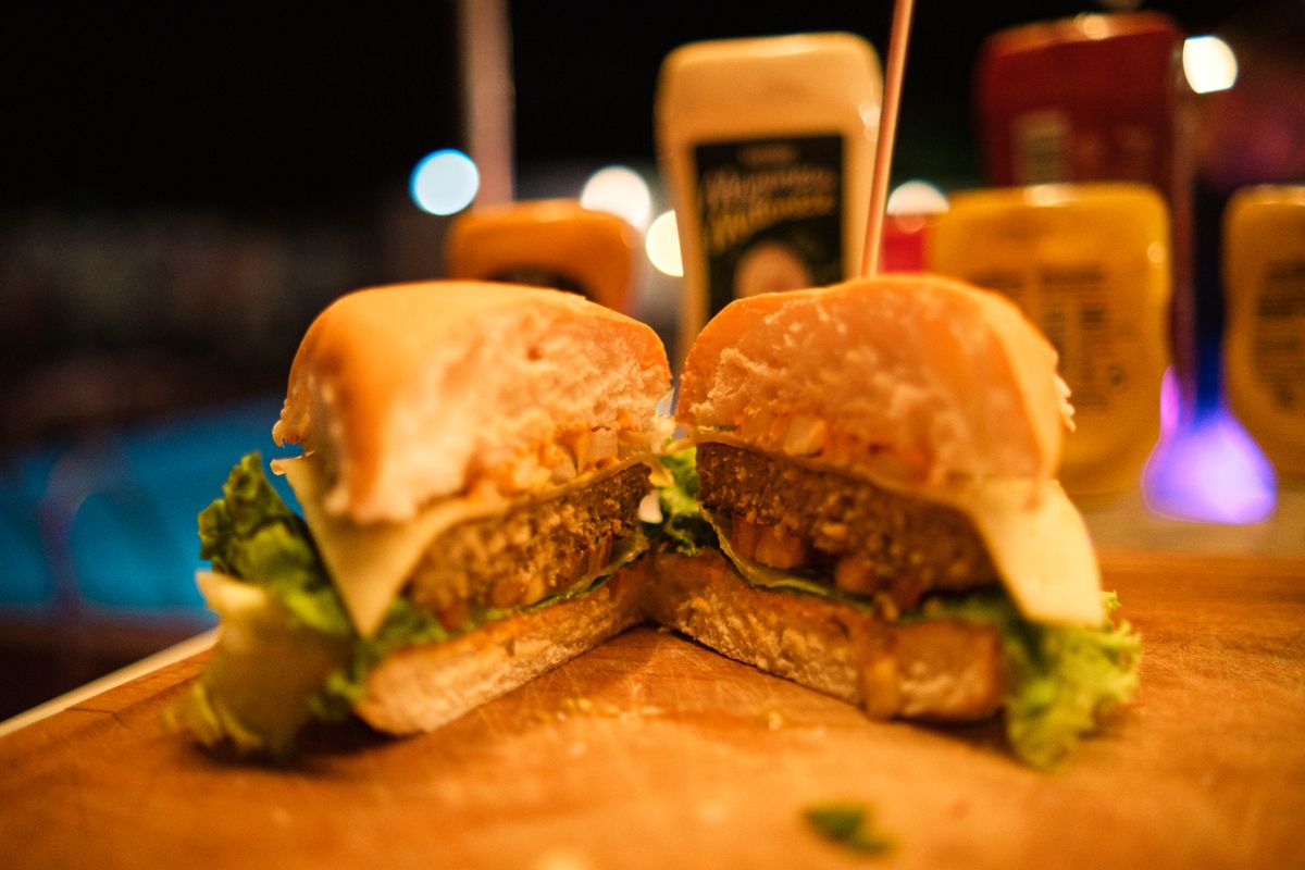 Spicy Burger with beef cheese and fresh toppings