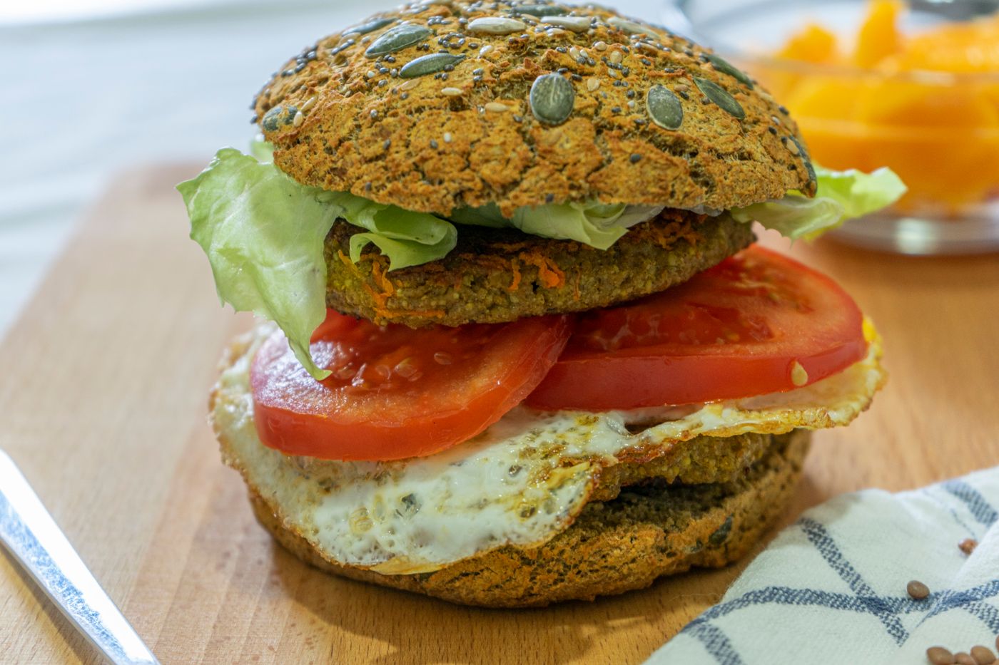 Veggie burger with fresh vegetables